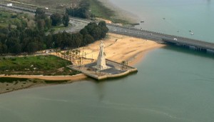 Imagen aérea de la Punta del Sebo, uno de los símbolos turísticos de la capital. (Rodolfo Barón).