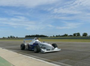 A plena carrera en el circuito de Monteblanco.