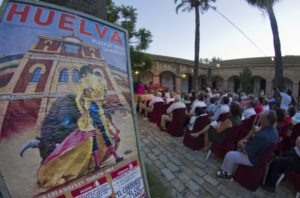 Aspecto del patio de la Escuela de Arte León Ortega durante el pregón taurino. (Julián Pérez).