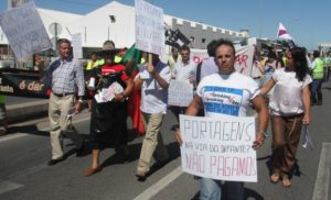 Cabecera de la manifestación en contra del peaje por la N-125. (C. H.)