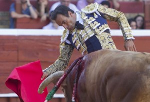 El Cid realizó una buena faena que fue merecedora de una oreja. (Julián Pérez)