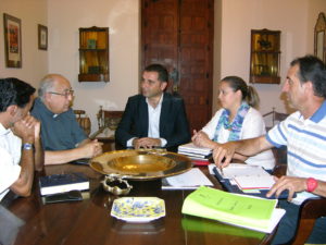 Reunión entre el Ayuntamiento de Moguer y el Obispado.