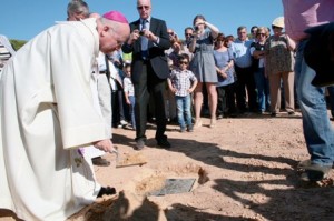 260412 PRIMERA PIEDRA IGLESIA NUEVO PORTIL 00