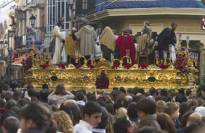 La Sagrada Cena en las calles de Huelva. (Julián Pérez)