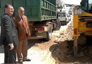 Subdelegado y alcalde Villablanca visitan obras PROFEA