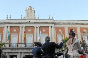 Acto con la Hermandad de Huelva en la plaza de Constitución. (Celia HK)