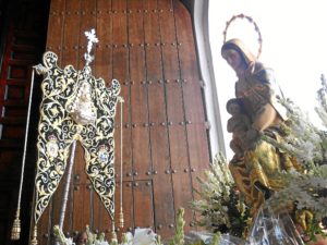 Encuentro entre el Simpecado de la Hermandad del Rocío y la Virgen del Mar.