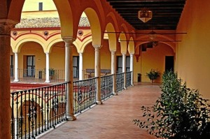 Claustro del convento de San Francisco en Moguer.