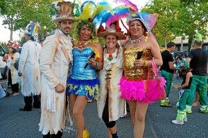 Disfraces para todos los gustos desfilaron en el Carnaval de Verano de Isla Cristina.