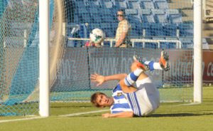 Alexander, tras marcar el gol de la victoria. (Espínola)