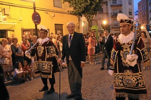 El alcalde de Huelva en la procesión de la Patrona.