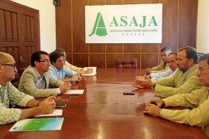 Reunión de dirigentes del PP y de Asaja en la sede de la asociación agraria.