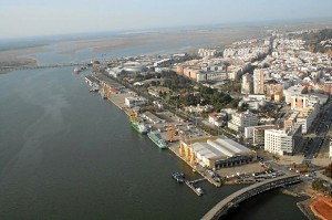 Vista aérea del Puerto de Huelva.