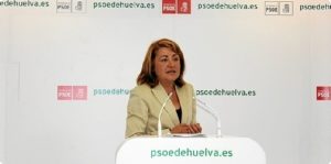 Antonia Moro, en rueda de prensa en la sede del PSOE.