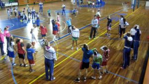 Jugadoras del Conquero con equipos de cantera.