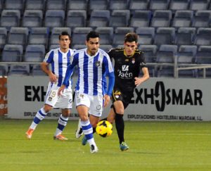 Dimas, controlando el balón. (Espínola)