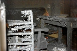 Aspecto de la casa incendiada en Los Marines (José Carlos Sánchez / Multimagenestudio)