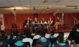 Jugadoras del CB Conquero en el Colegio Juan Luis Vives.