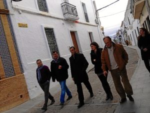 Por las calles de Puebla de Guzmán.