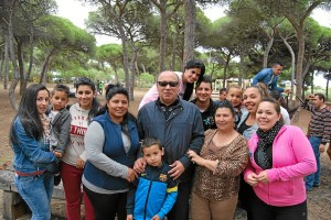 Zamudio con algunos de los asistentes a la convivencia andalucista