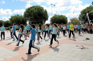 Flashmob solidario colegio La Hispanidad (1)