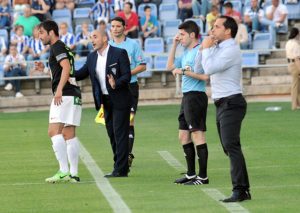 Ferrer y Sergi Barjuan, técnicos del Córdoba y Recreativo de Huelva. (Espínola)