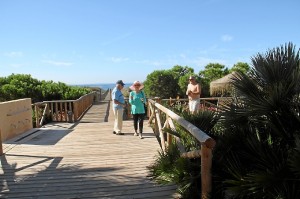 El sector turístico en verano no compensa en Huelva el final de la campaña de los frutos rojos y de ahí el incremento del paro en el tercer trimestre.