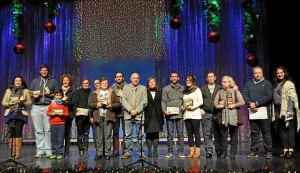 Ganadores y participantes del Concurso de Belenes junto a las autoridades locales