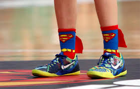 Andrea Alcántara, del CB Conquero, con calcetines de Superman.