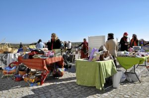 ambiente genral del mercadillo de artesania.