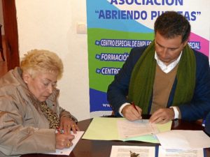 durante la firma del convenio