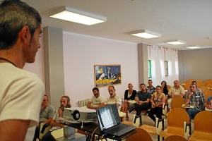 rafael adamuz en el club de lectura de la carcel de Huelva-077