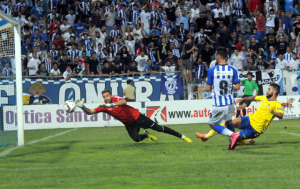 Gol anulado por fuera de juego a Rubén Mesa. (Espínola)