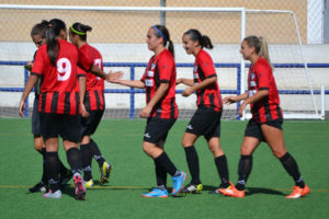 Jugadoras del Fundación Cajasol Sporting celebrando la victoria.