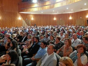 moguer lleno en el teatro para ver la gala