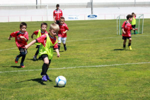 Escuela de fútbol base en Cartaya.