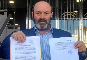 Pedro Jimenez tras registrar la denuncia en la Fiscalia de Huelva