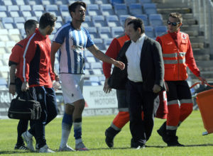 Arthuro se tuvo que marchar lesionado. (Espínola)