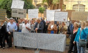 protesta emigrantes retornados 18