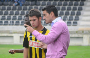 Juanito, técnico del San Roque de Lepe. (Espínola)