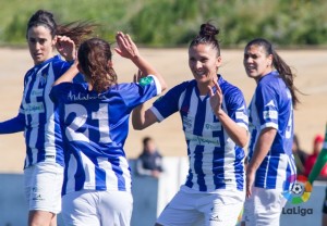 Jugadoras del Cajasol Sporting celebrando la victoria.