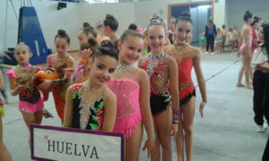 Gimnastas del Club Gimnasia Rítmica Huelva en Chiclana.