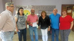 IU con integrante plataforma A Tu Lado Huelva