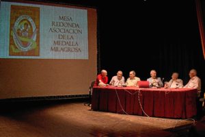 mesa redonda la medalla milagrosa