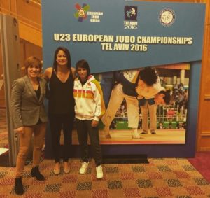 Cinta García y Almudena Gómez en el Campeonato de Europa sub 23 de judo.