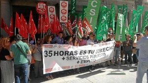 Protesta de los sindicatos en Huelva por las 35 horas