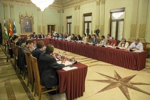 Pleno de octubre en el Ayuntamiento de Huelva (1)