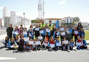 Alumnos del colegio Maristas Colón de Huelva en la ETAP El Conquero.