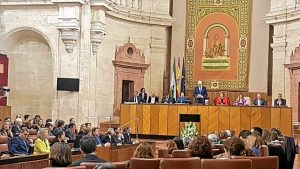 Pleno del Parlamento de Andalucía en el 28-F (2)