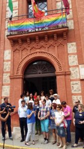 manifiesto y bandera LGTBI Aracena